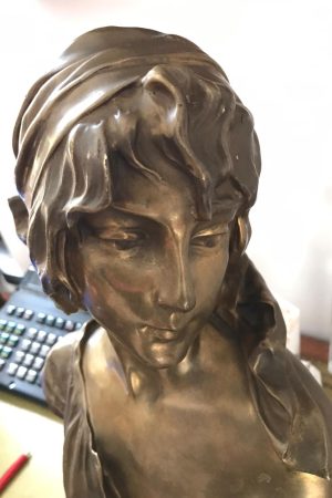 Statueta, bust Art Nouveau, din bronz aurit. Franta sfarsit de secol 19